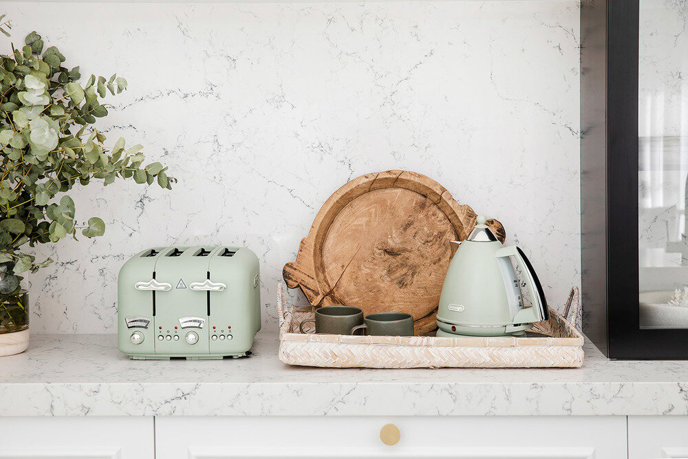 Чайник и тостер De’Longhi