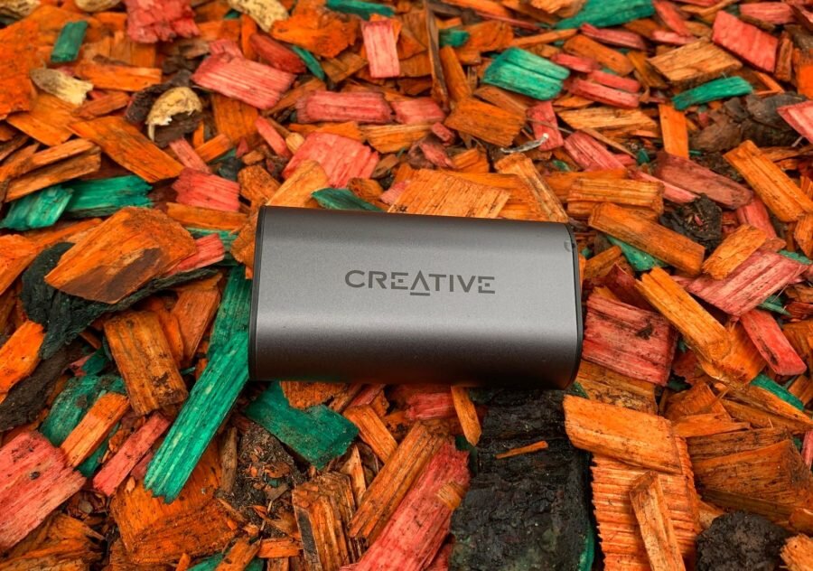 Creative Outlier Air в кейсе