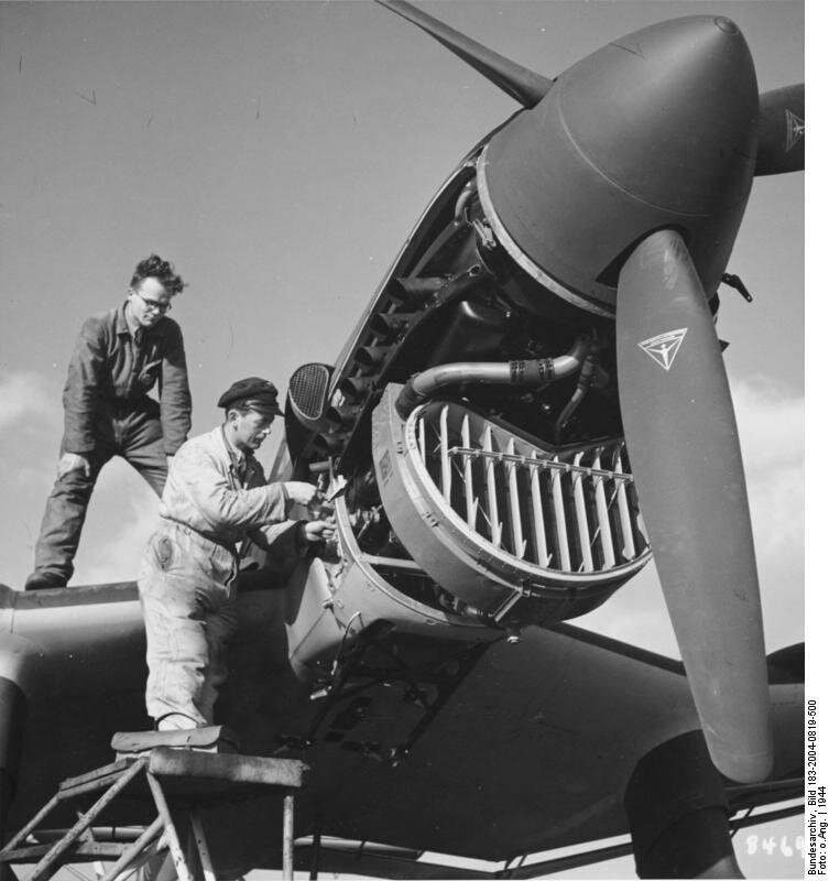https://commons.m.wikimedia.org/wiki/File:Bundesarchiv_Bild_183-2004-0819-500,_Flugzeug_Junkers_Ju_87.jpg