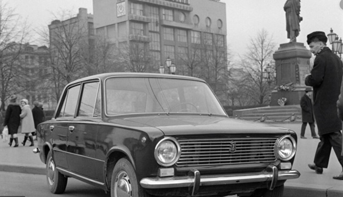 Примерно вот что представляется, когда садишься в АвтоВаз