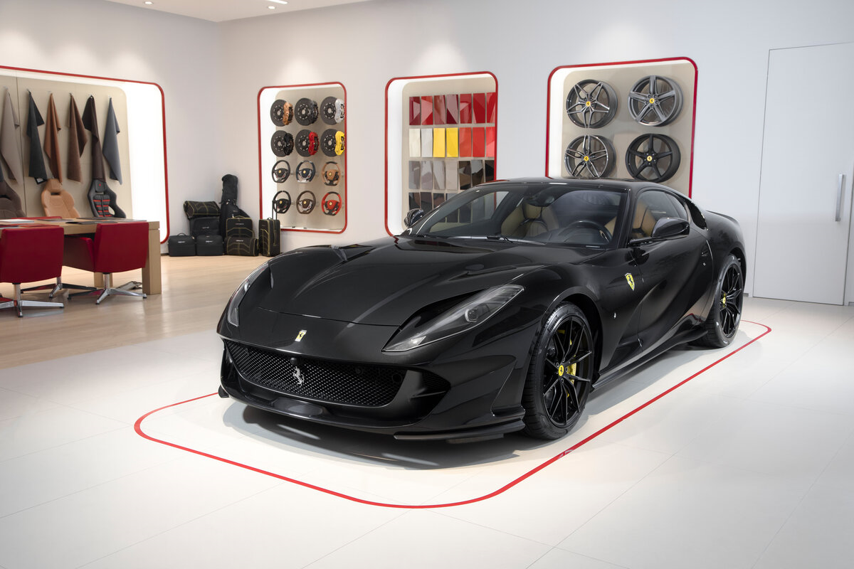 Height auto ru. Ferrari 812 Superfast черная. Ferrari 812 GTS Black. Феррари Суперфаст 812 2021 года. Феррари 712 Суперфаст черная.