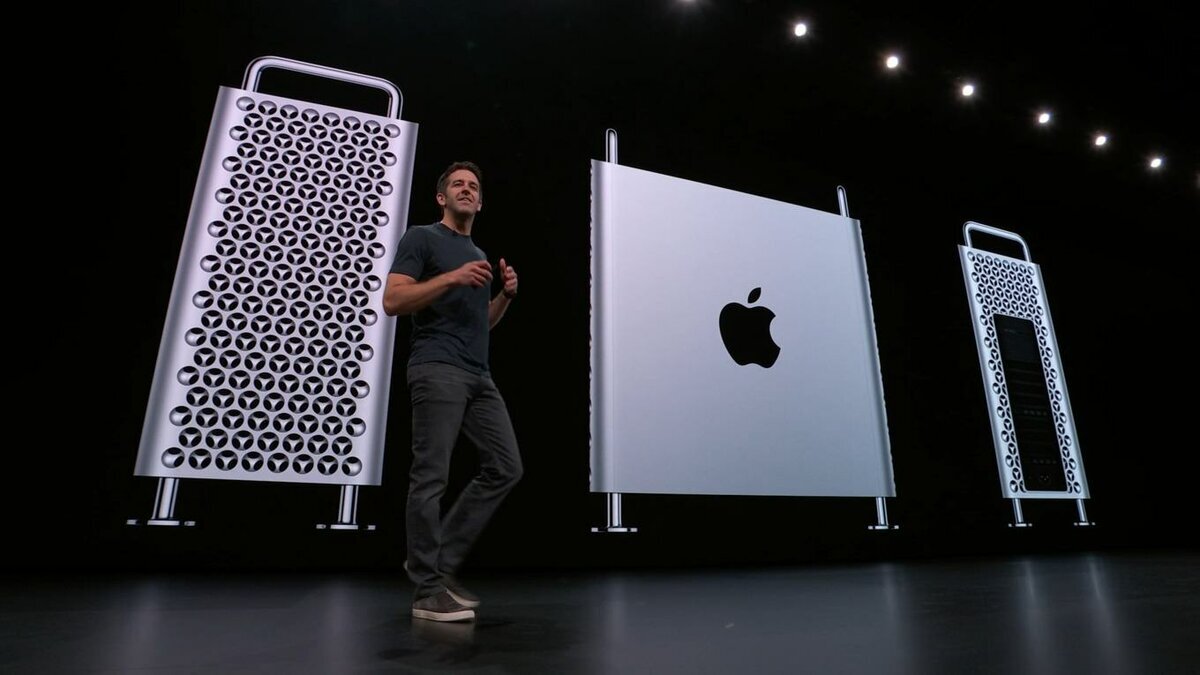 Mac Pro имеет специальную карту Afterburner,  благодаря этому компьютер с легкостью выдержит одновременную обработку 3 роликов разрешением 8K. 