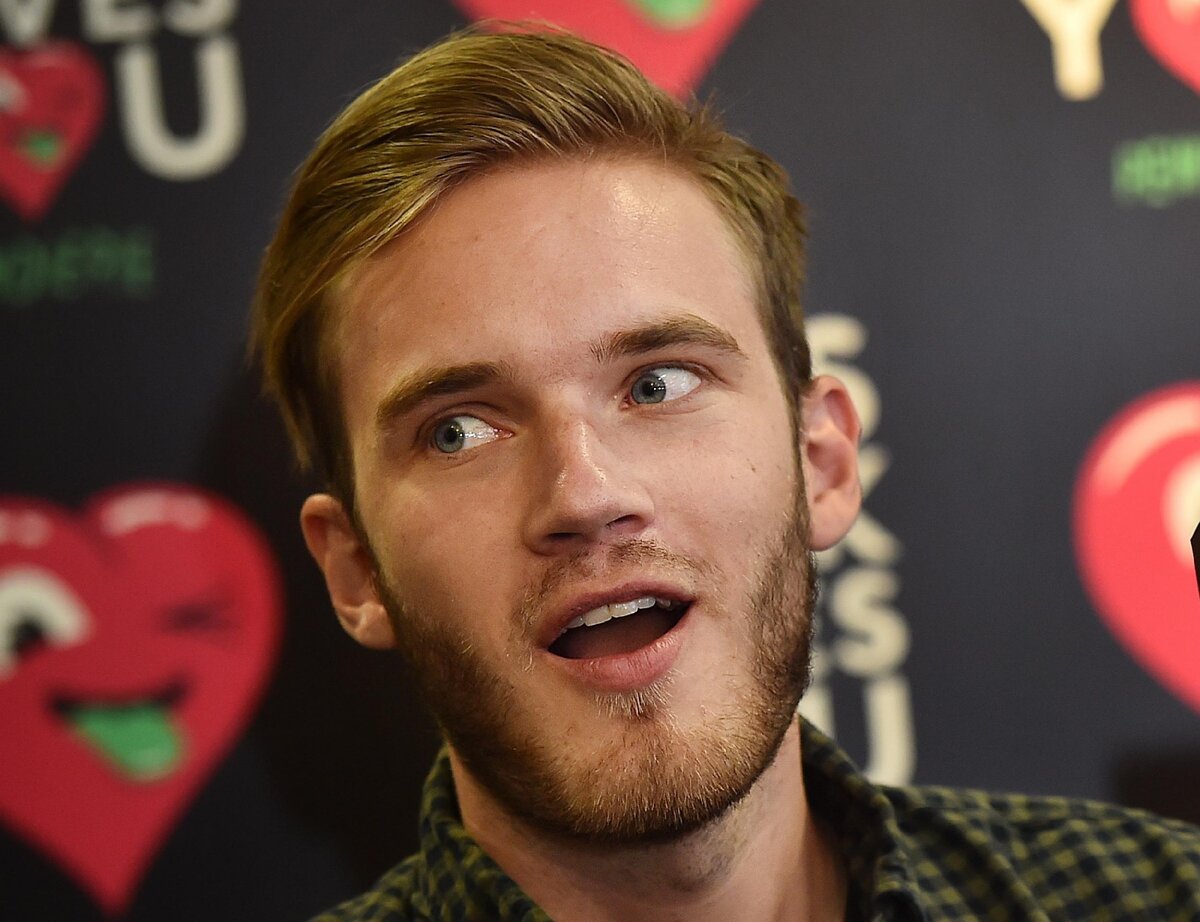 Популярный в мире. PEWDIEPIE. Феликс Чельберг. Феликс PEWDIEPIE Чельберг. Феликс Арвид Ульф Чельберг.