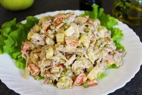 Сытный салат с говядиной и грибами