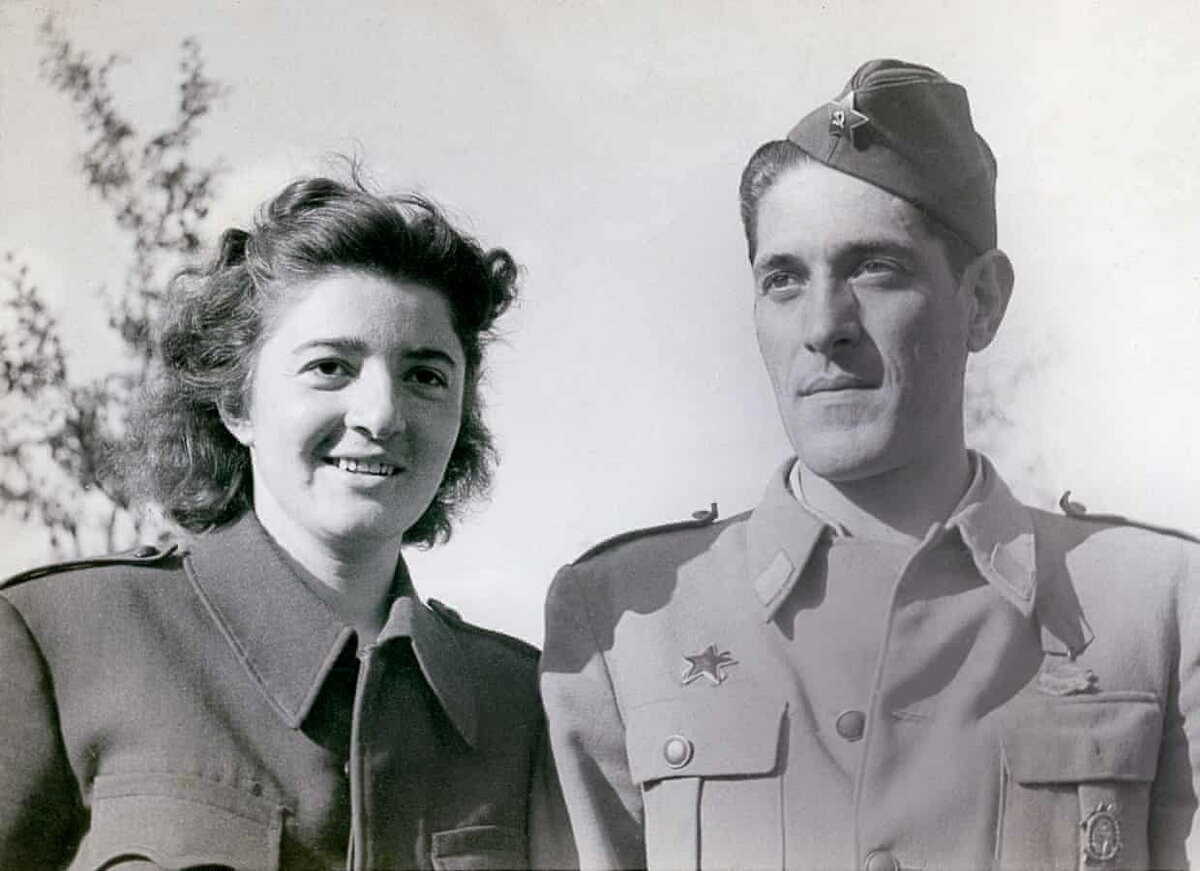 Родители  Марины Абрамович — Даника и Войин, 1945.
