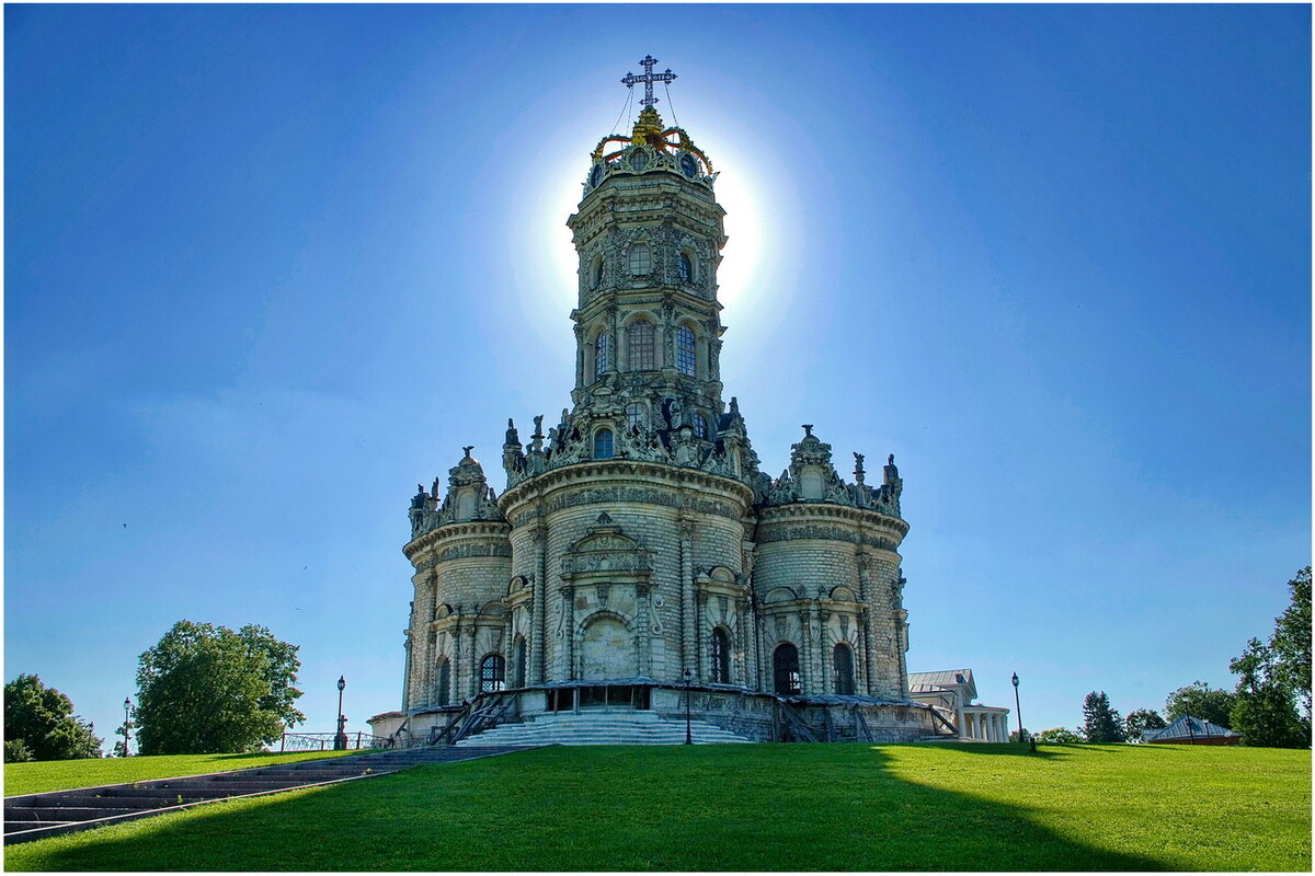 Дубровицы в прекрасные летние дни