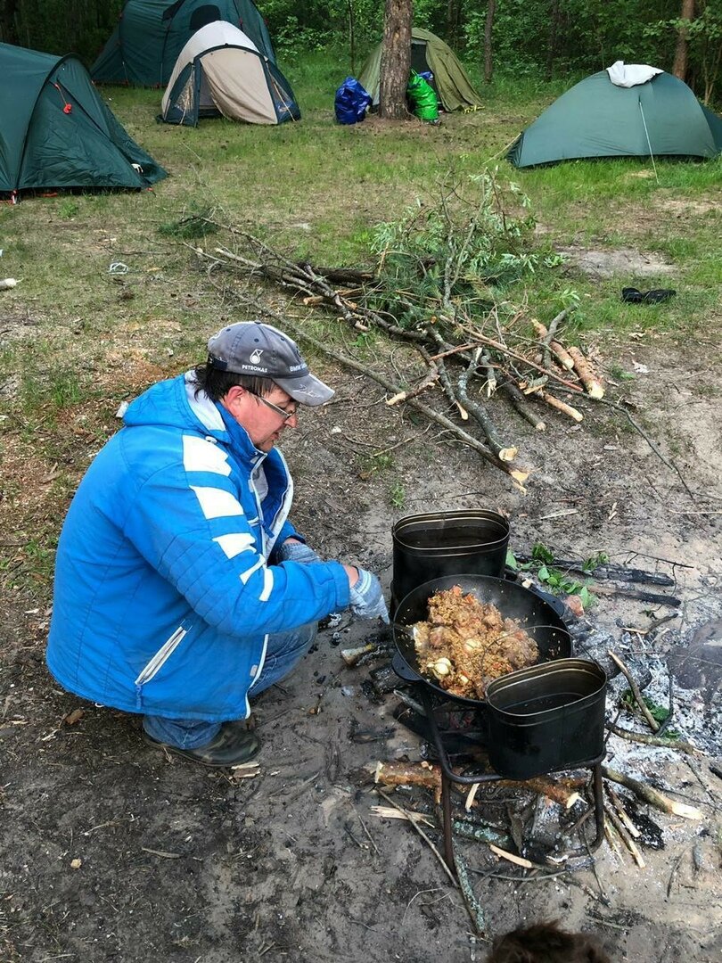 На стоянке. Готовится плов. Фото автора