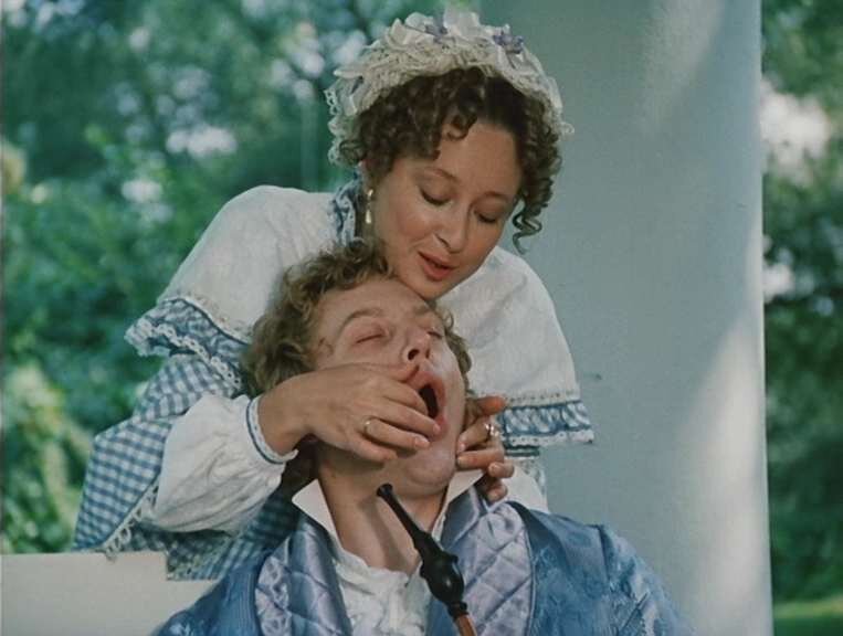 кадр из к/ф "Мертвые души", 1984