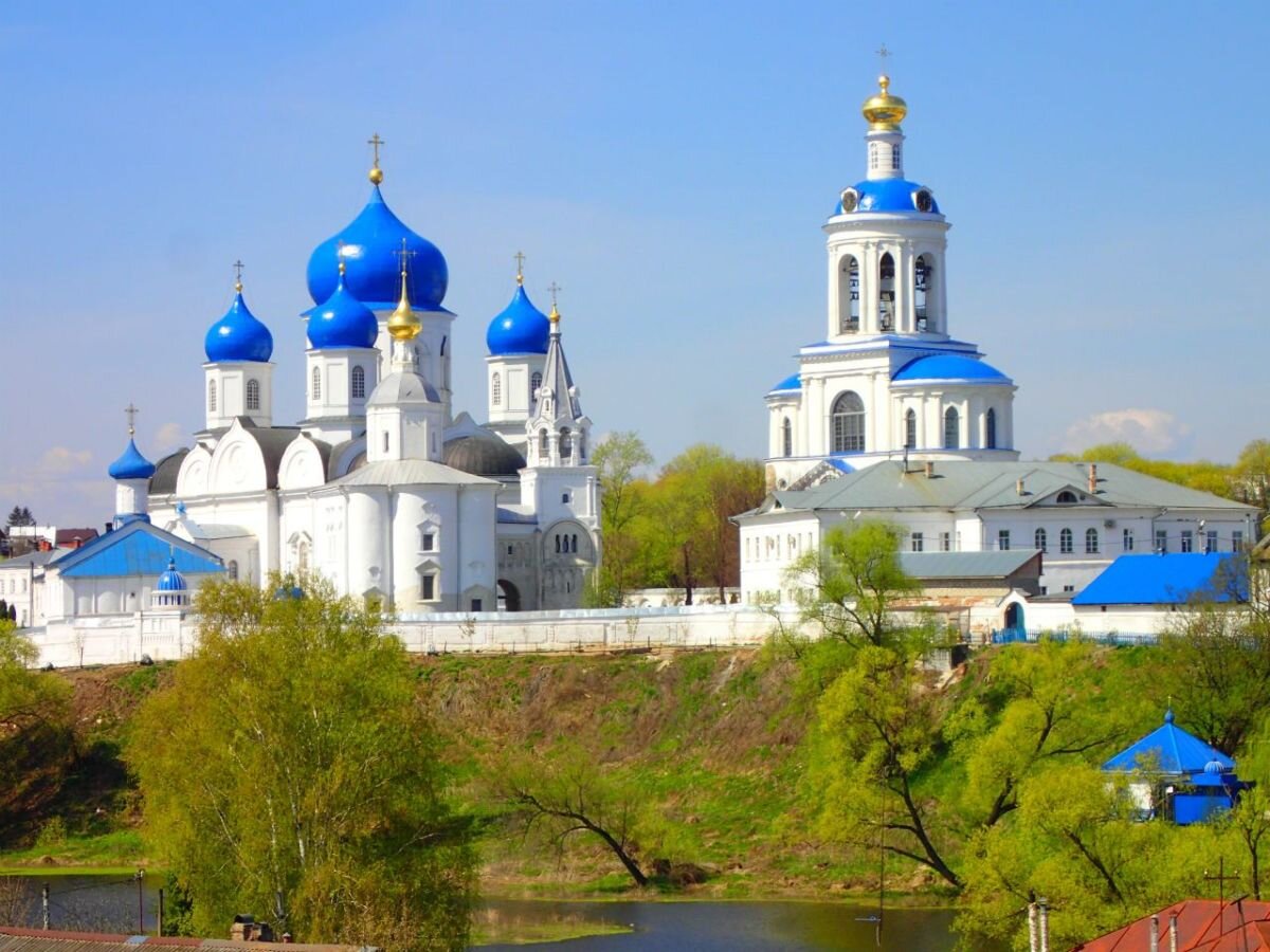 Золотое кольцо: Боголюбово, Свято-Боголюбский монастырь