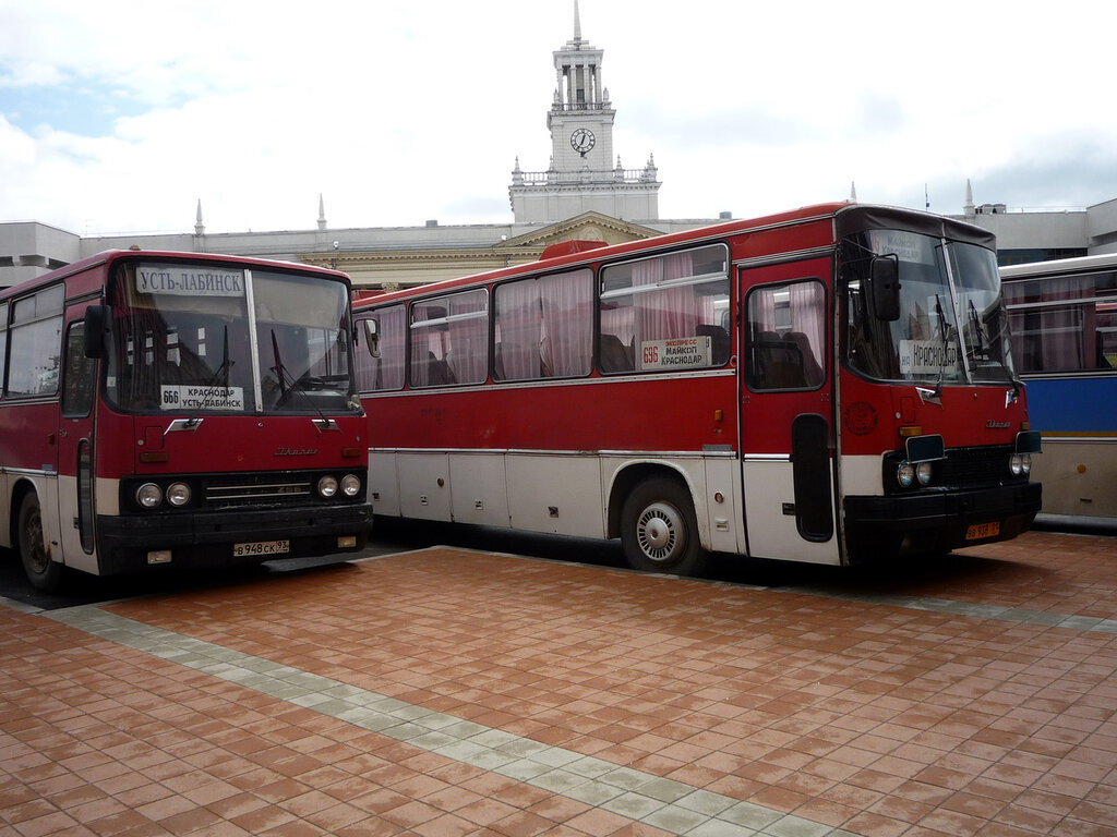 Автобус краснодар лабинск. Икарус 250 автовокзал Краснодар -1. Автобусы Усть Лабинск. Автовокзал Краснодар 1 автобусы. Усть-Лабинск автовокзал.