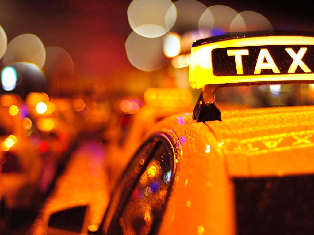 Московские дороги все больше желтеют: такси теперь неотъемлемая часть столичной жизни.
