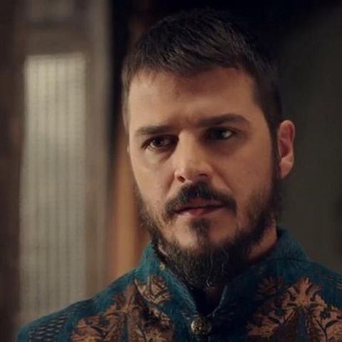 Шехзаде мустафа. Шехзаде мустафа. Мехмет гюнсюр шехзаде мустафа. Шехзаде мустафа фото. Шехзаде мустафа улыбается.