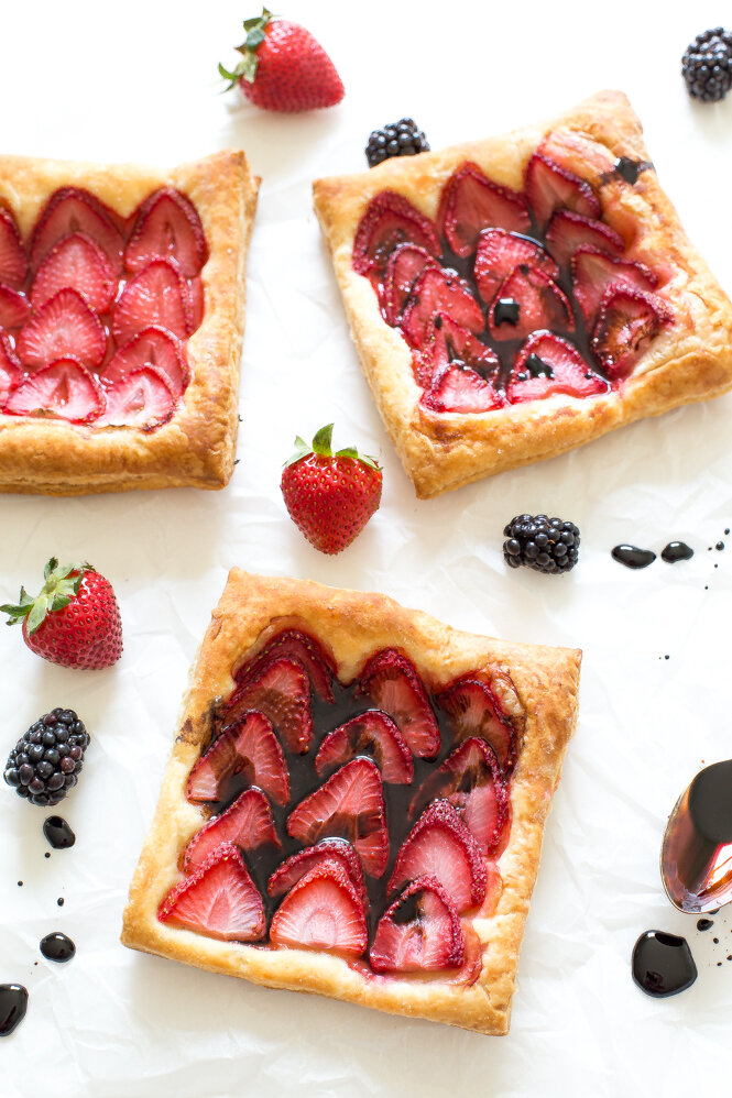 Фото взято с сайта https://chefsavvy.com/strawberry-balsamic-tart/