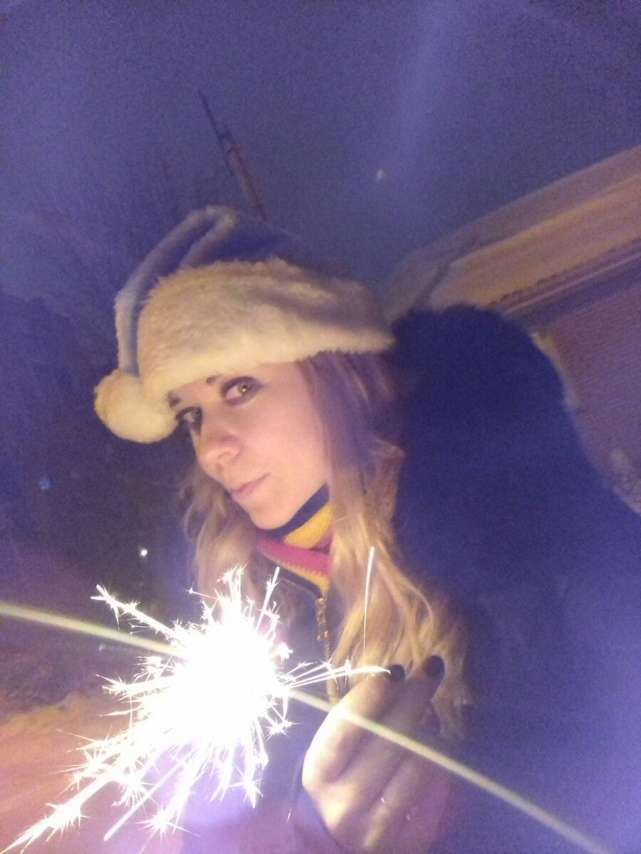 Иду на свидание с бенгальскими огнями. Ну а что? Оригинально ведь