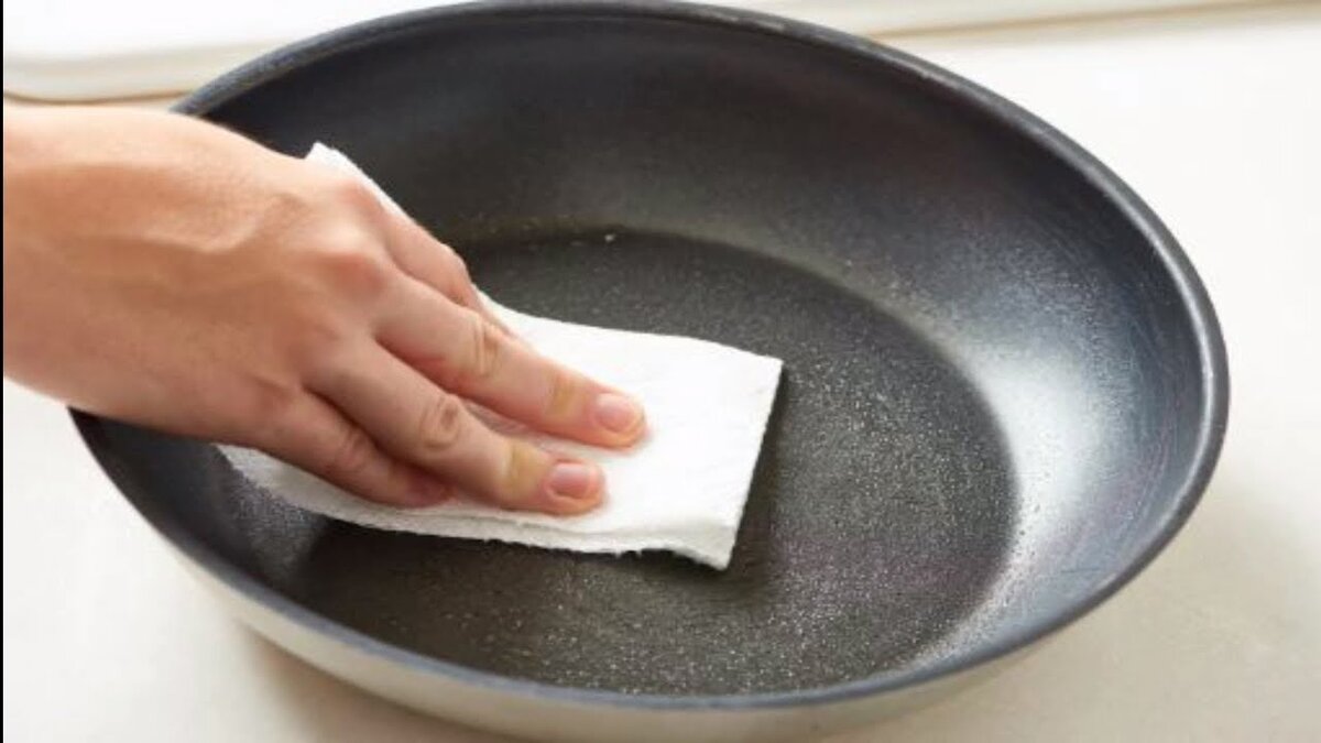 Frying Pan clean. Scratch Pan. Тефлон применение в быту. Губка чистить казаны.