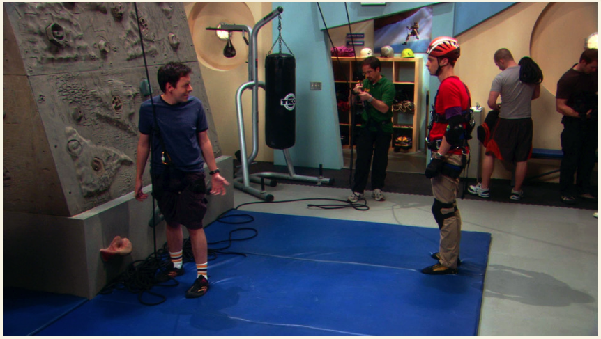 Ради одного эксперимента Шелдон пытается подружиться с Крипке и заодно разрабатывает «алгоритм дружбы». Сможет ли он разработать алгоритм, не смущая  этим окружающих?