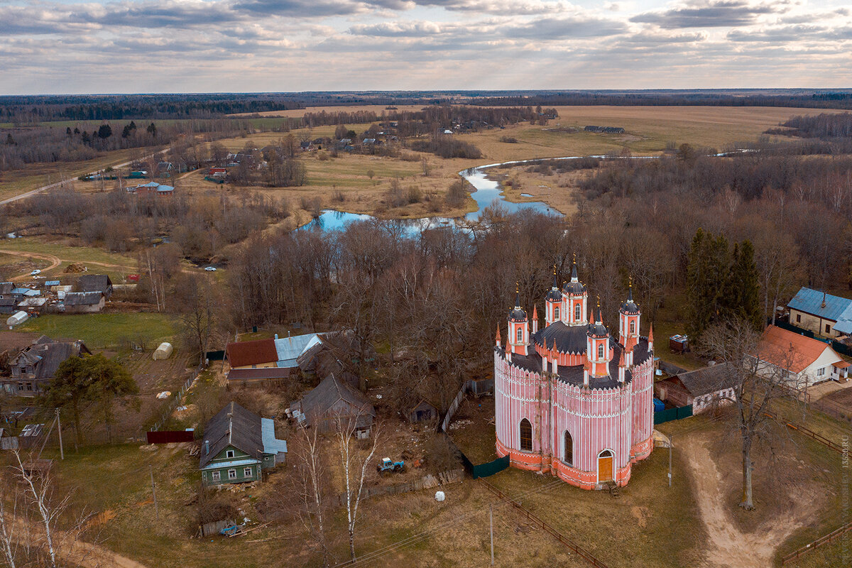 Спасо-Преображенская церковь в селе Красное