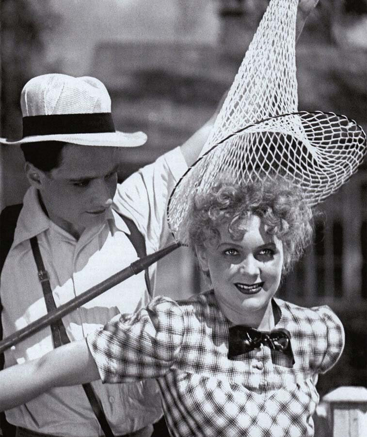 кадр из фильма "Сердца четырех"  