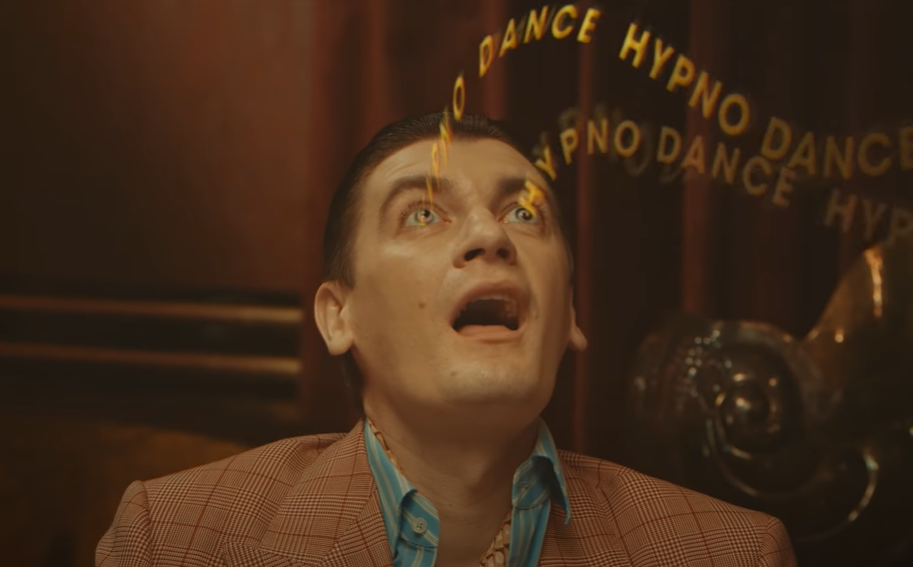 В новом клипе снялся Александр Гудков.