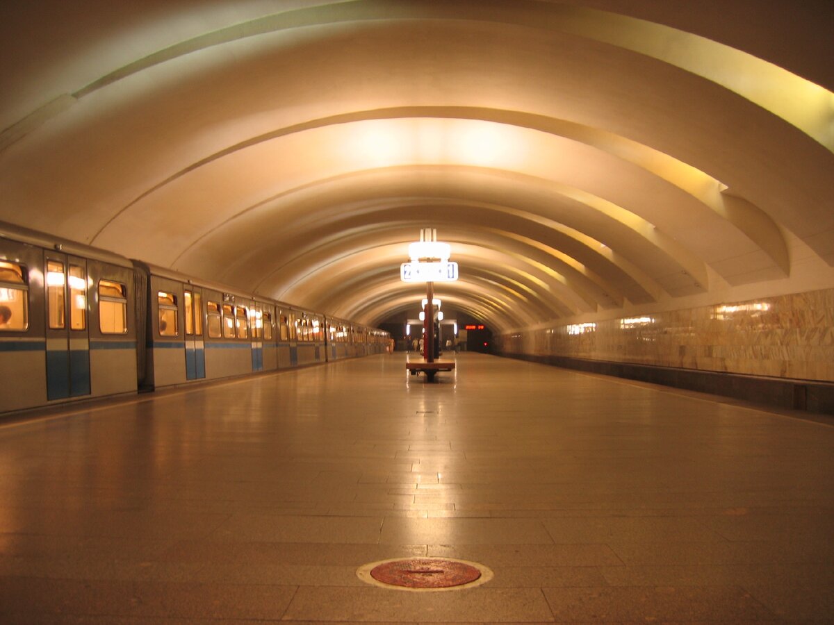 Зал станции «Крылатское»