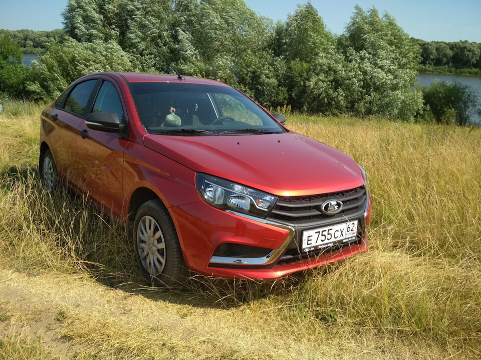 Ладо отзывы. Лада Веста. Lada Vesta красная. Лада Веста 2010. Машины Lada Веста.