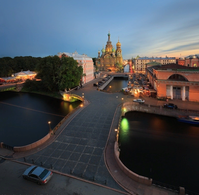 Храм Спаса на крови с моста