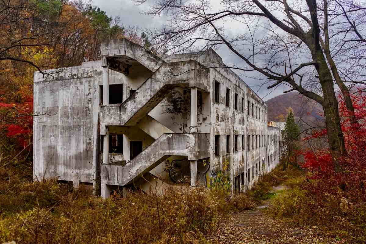 Психиатрическая больница конджиам история. Психиатрическая больница Конджиам. Психиатрической больница коджиам. Больница Конджиам в Корее. Психиатрическая больница Конджиам в Корее.