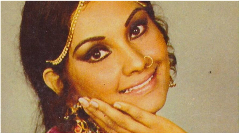 В 1968 году Видья завоевала титул «Мисс Бомбей». Она ничего не знала о конкурсах красоты, но тетя заставила ее поучаствовать и Видья оказалась победительницей. Фото - https://clck.ru/SSHYy