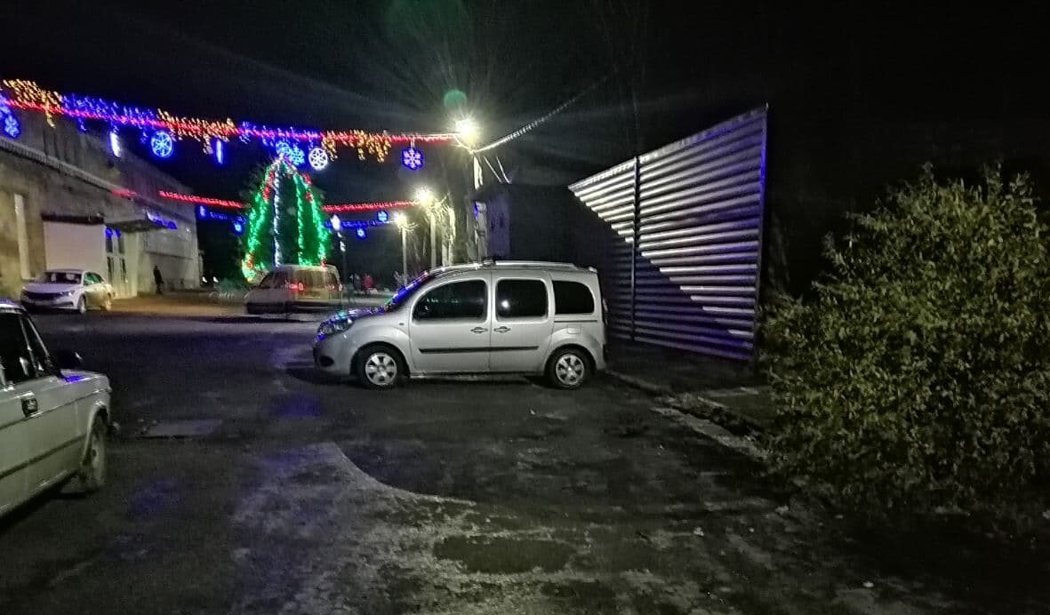 После полировки жидким стеклом автомобиль блестит даже в темноте – издалека видно