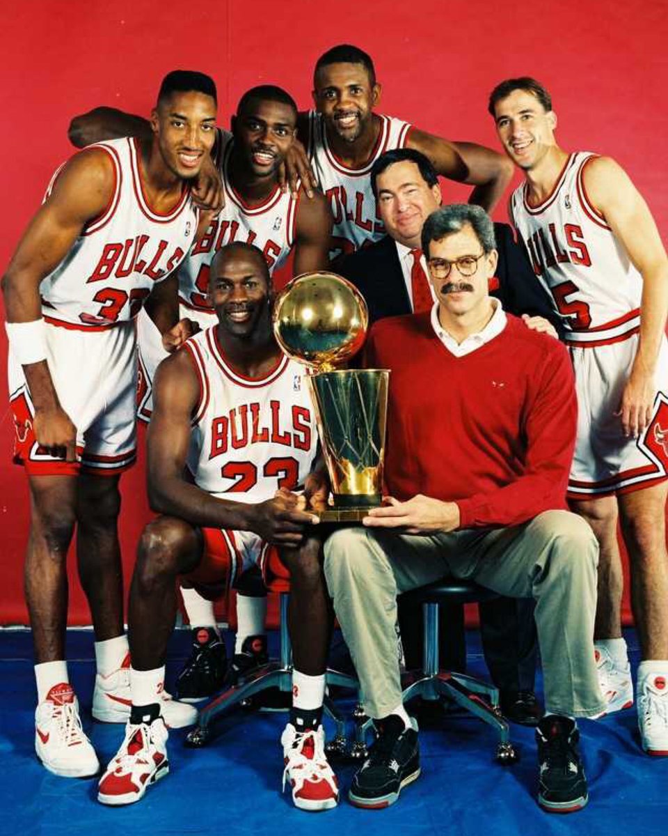 Первый в истории трофей для Чикаго 