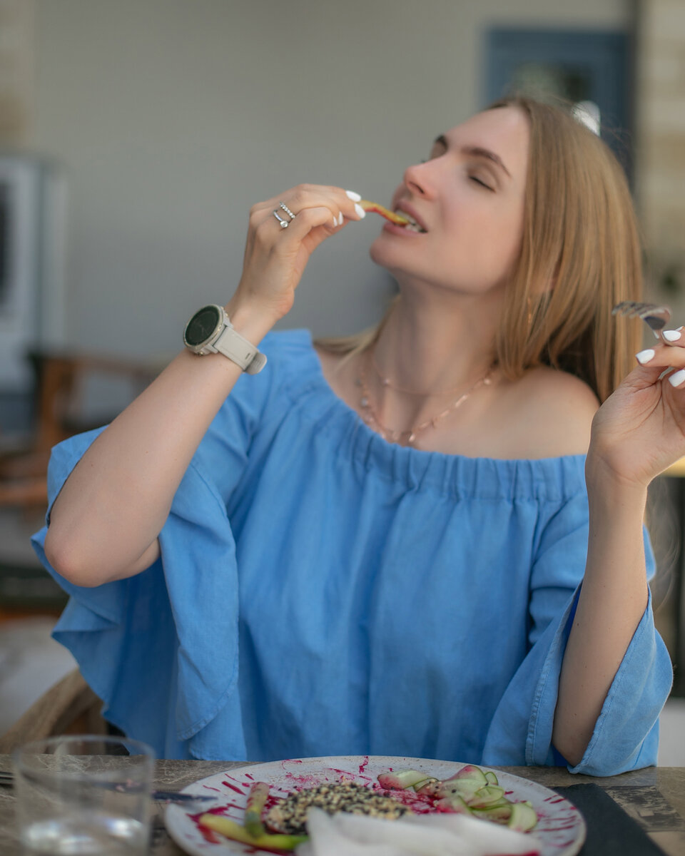 Ситуации, которые провоцируют переедание тоже индивидуальны. Одинаково следствие - невозможность слышать себя и желание поскорее откупиться от собственных эмоций