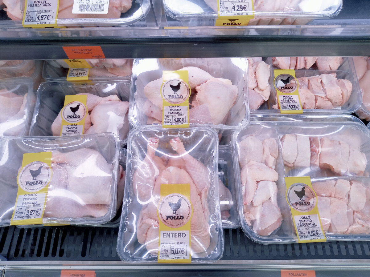 Курочка, а по стрелочке следующая фотка с мяском.

