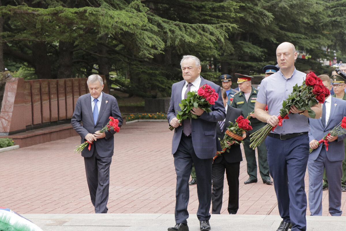 Цветы к Вечному огню