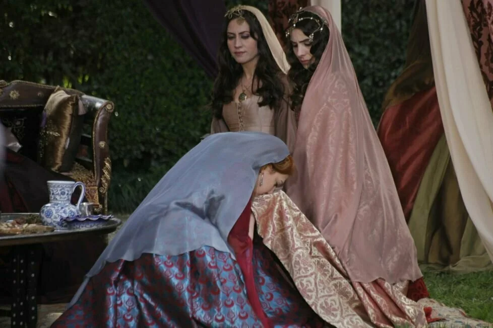 Перешагнув через себя, она сделала все как положено.