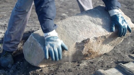 Сизифов труд у себя на участке в прямом смысле этого слова.