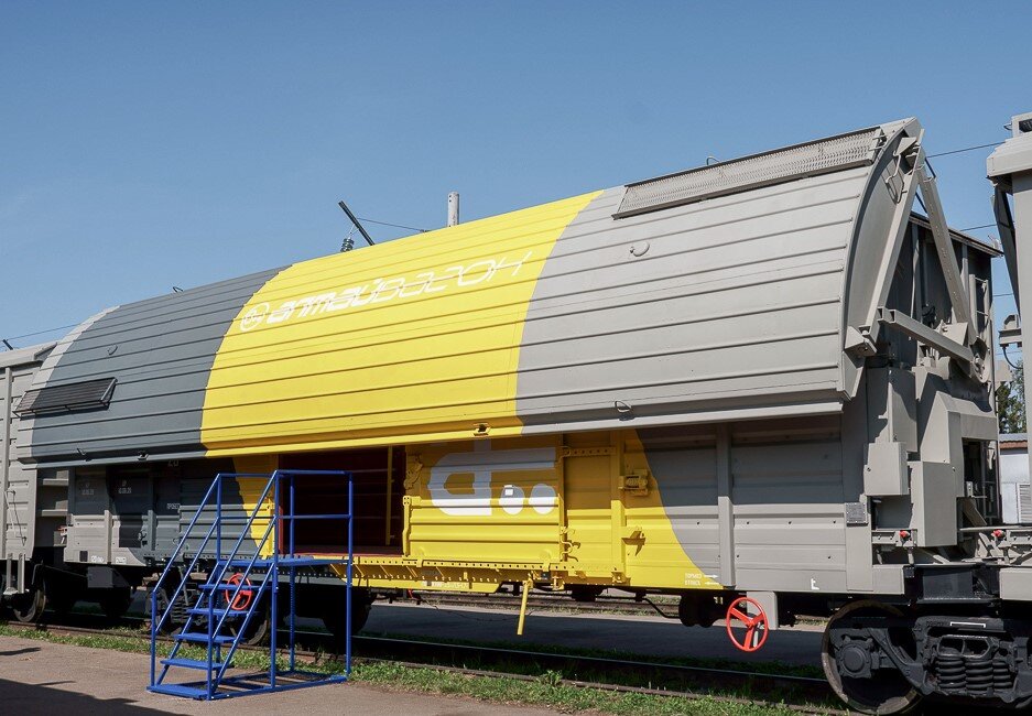 Трамвай 71-628М производства УКВЗ в Таганроге. Источник: Сергей Немцев, transphoto.org