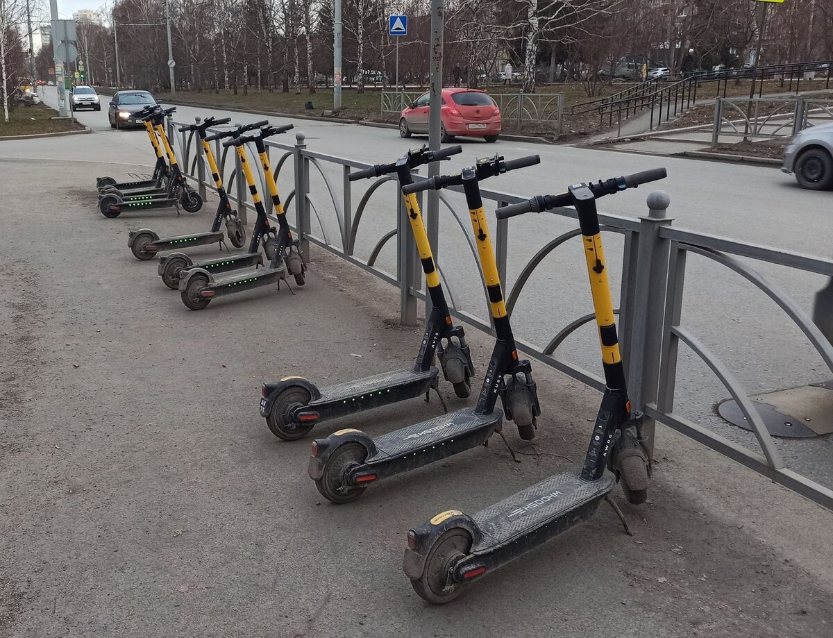 В этом сезоне электросамокаты от Whoosh первыми появились на улицах Екатеринбурга