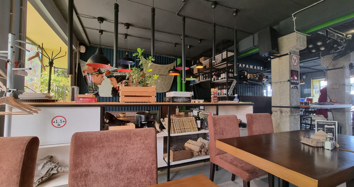 "Гаражане", интерьер