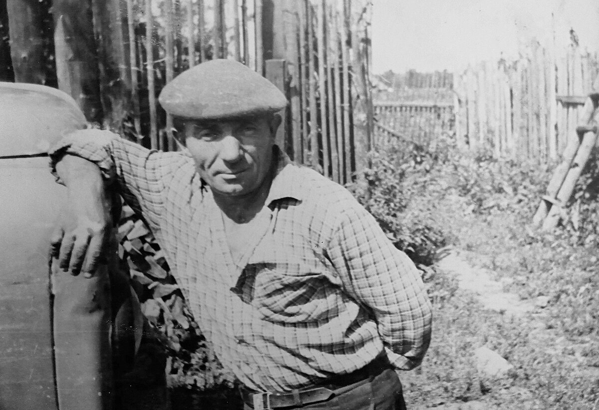 Лучший шофер Калининской области слыл в свое время знатным деревенским кротоловом. Фото из личного архива автора.