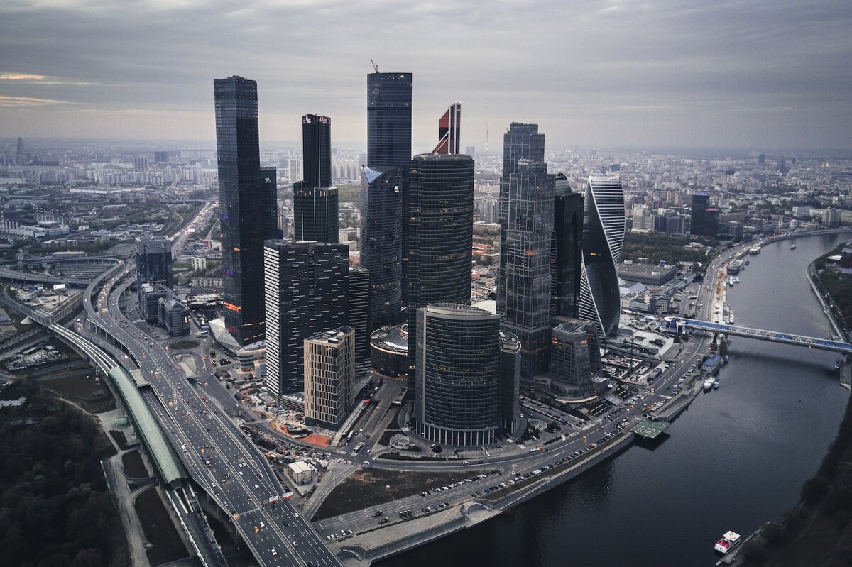     Москву накрыл смог и запах гари: чем это опасно и когда закончится?