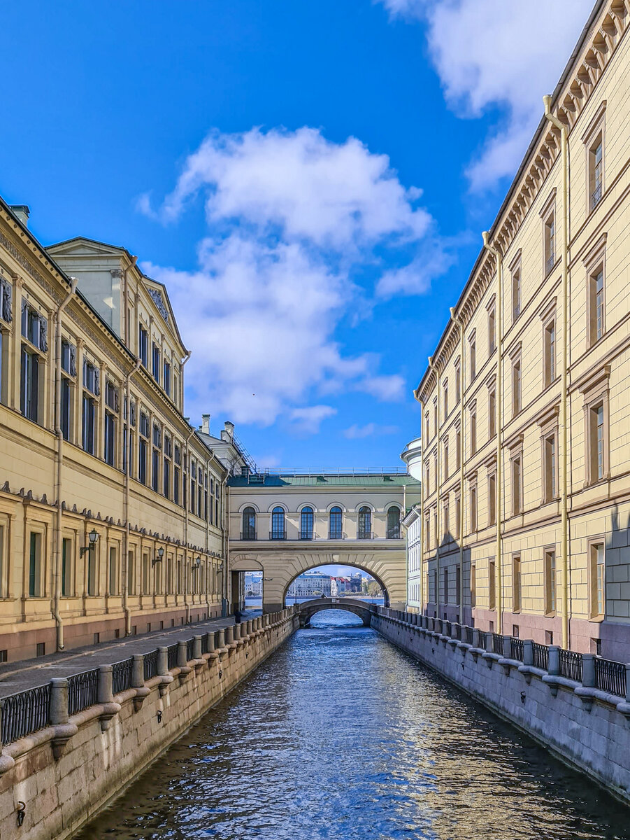 Знакомый вид? Это канал с забавным названием - Зимняя Канавка