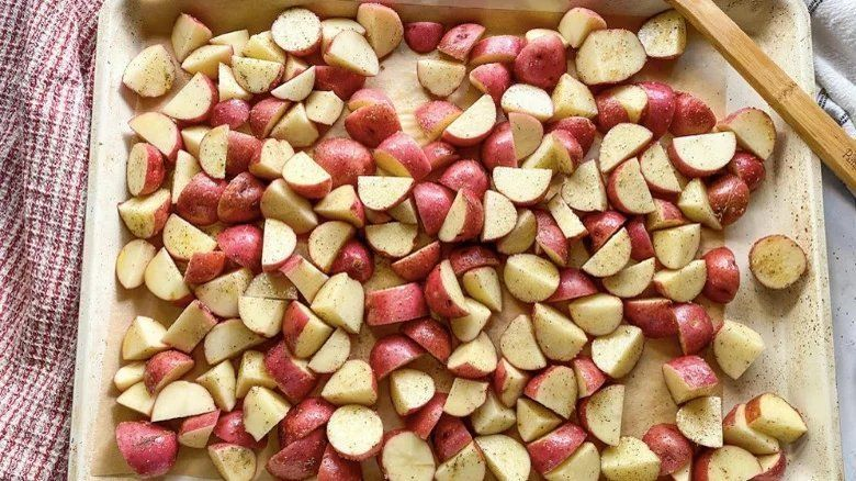 Как приготовить: Тушеная картошка с грибами — рецепт и советы от Бабушки Эммы