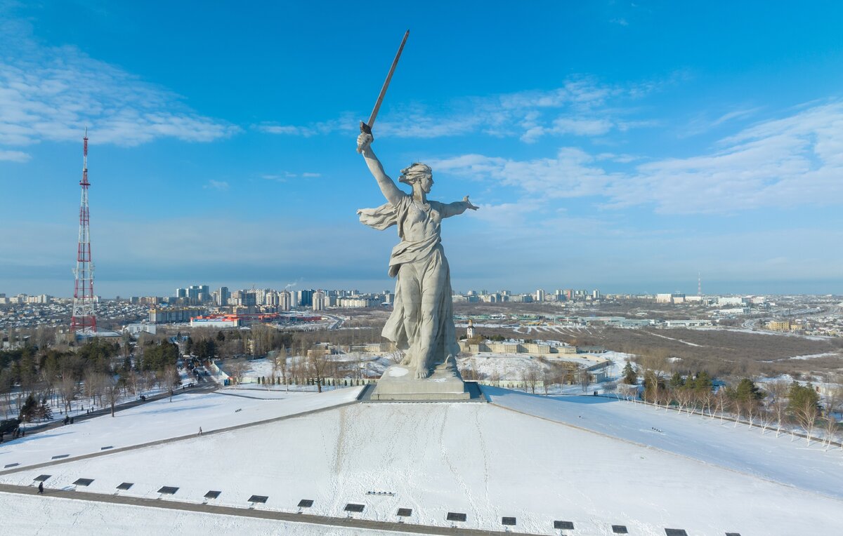    Монумент "Родина-мать зовет!" в Волгограде  Oleg Dimitrov/Shutterstock/FOTODOM