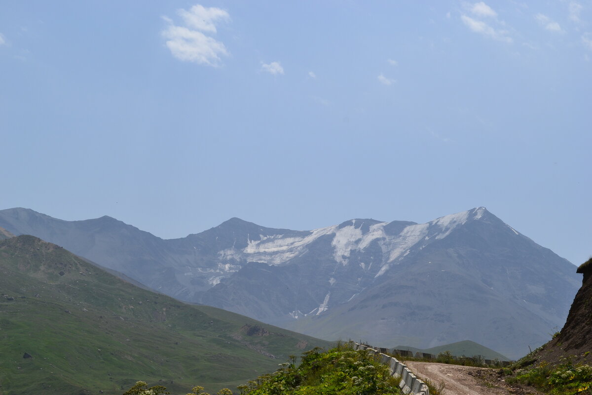 базардюзю. гора базардюзю крайняя точка россии. южная точка базардюзю. вершина базардюзю. базар-дюзи.