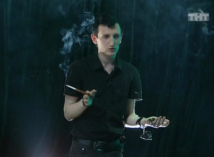 Рис.  Молодой Влад Кадони, первый приход на Битву Экстрасенсов- 6. Источник. Яндекс. Картинки