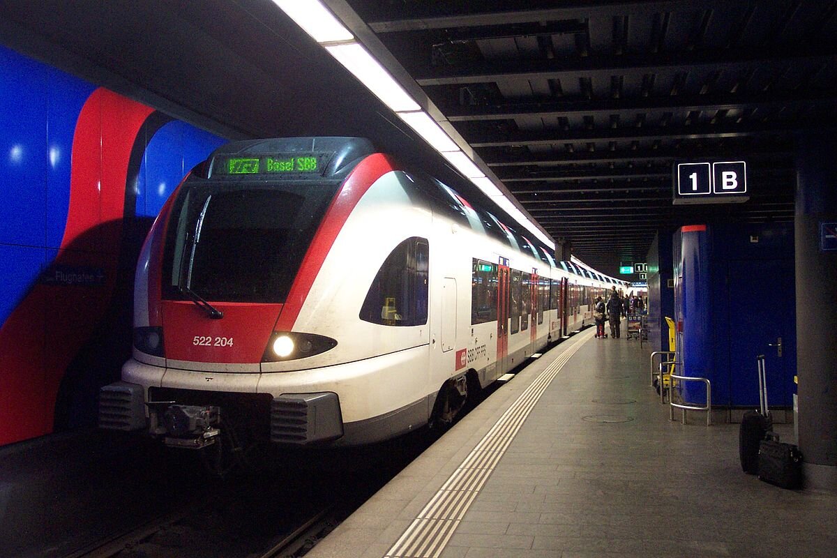 Поезд Stadler в Швейцарии