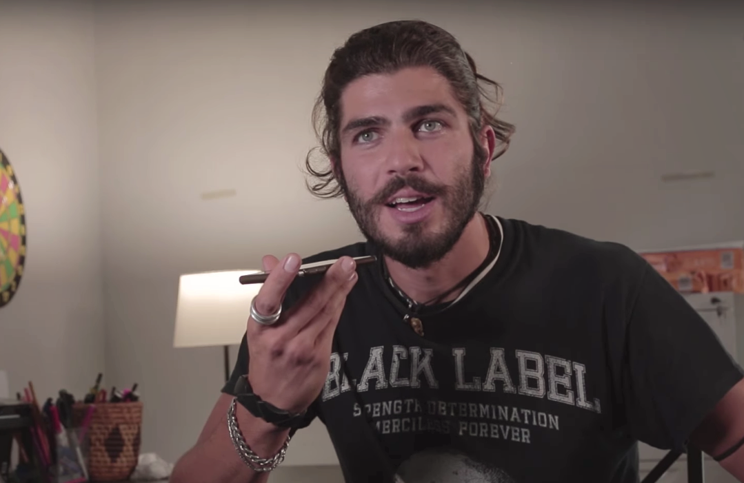 Кадр из видео "Nonna, sono VEGANO" youtube.com/watch?v=uqcxDv9tY6k