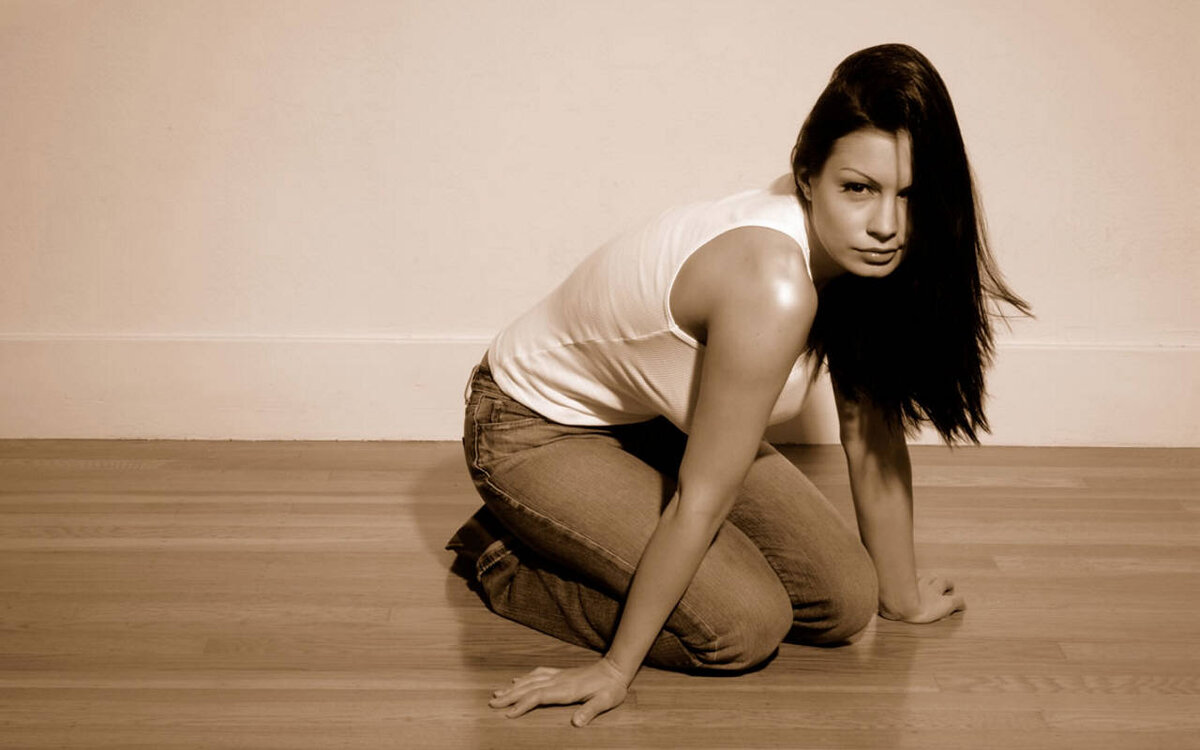 Ария Джованни родилась 3 ноября 1977г в Лонг-Бич Калифорния, в 2000г начала карьеру порноактрисы ориентация би... ни в одном фильме не снималась с мужчинами...   
в 2000г В сентябре была избрана «Киской месяца» журнала Penthouse.