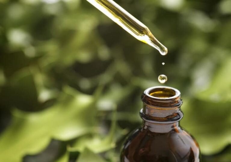 Интересно ли использовать масло чайного дерева для обработки подмышек