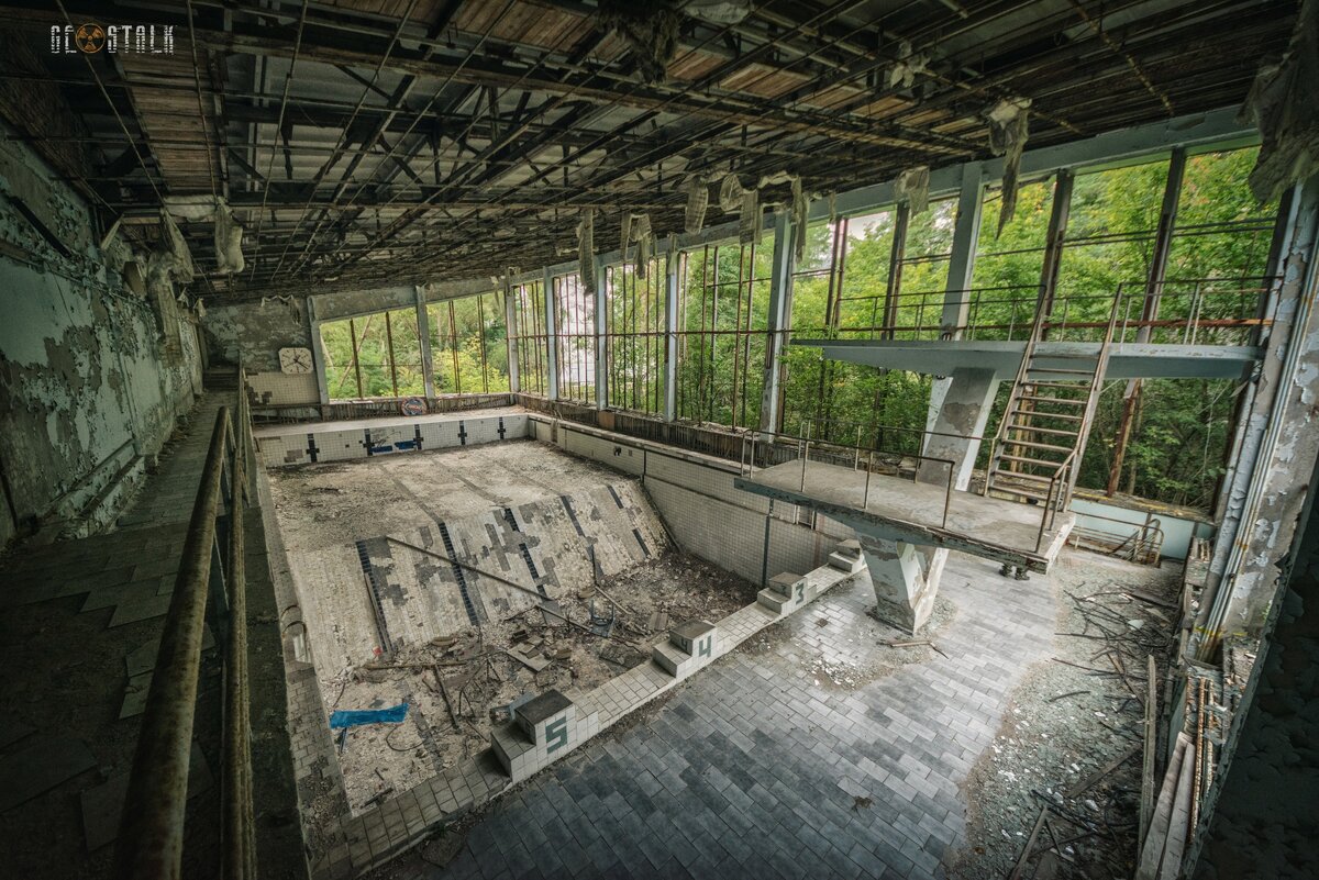 Бассейн лазурный чернобыль. Бассейн лазурный припять 1997. Бассейн лазурный припять 1986. Бассейн лазурный чернобыль. Бассейн лазурный припять 1986.